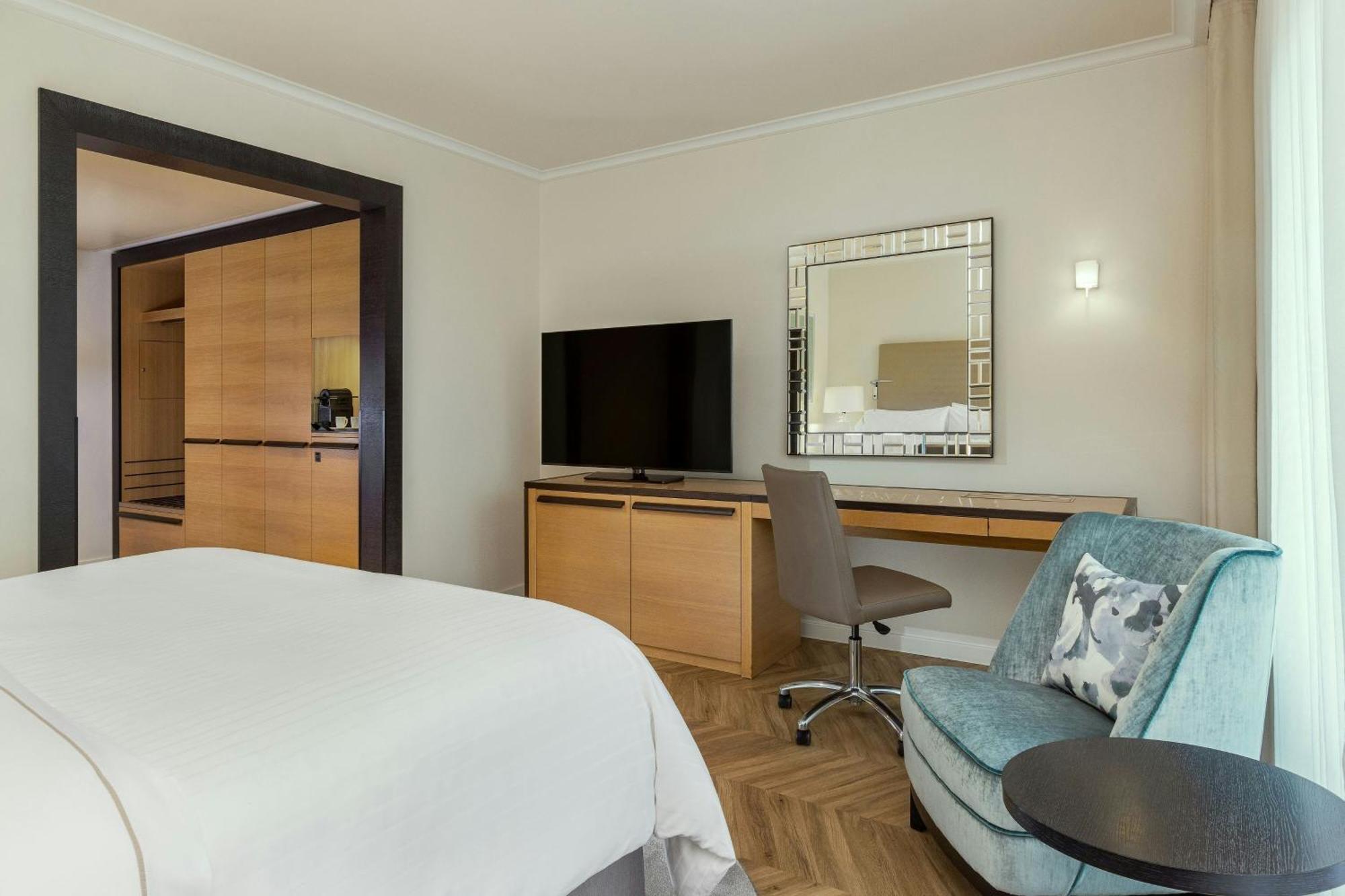 Superior King Room,1187940100:JPEG